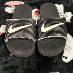 Nike Slides Men’s/Youth Sz 7 Fleece Lined